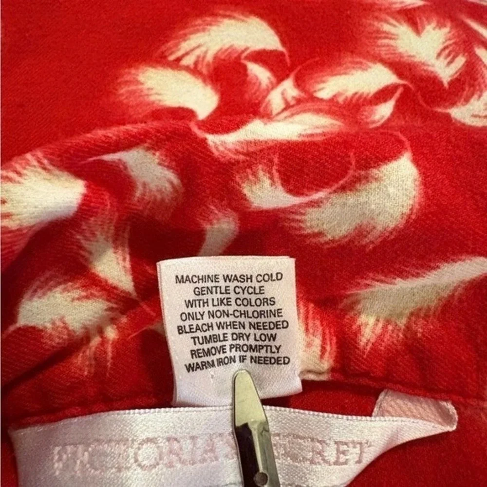 Victoria's Secret Red White Feather Print Pajama Set M Sleepwear Loungewear